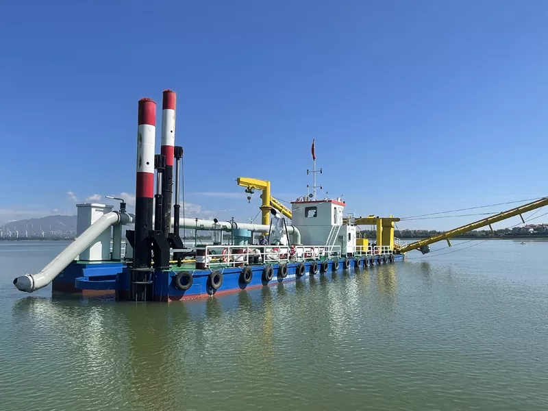 Barco draga de 12 pulgadas