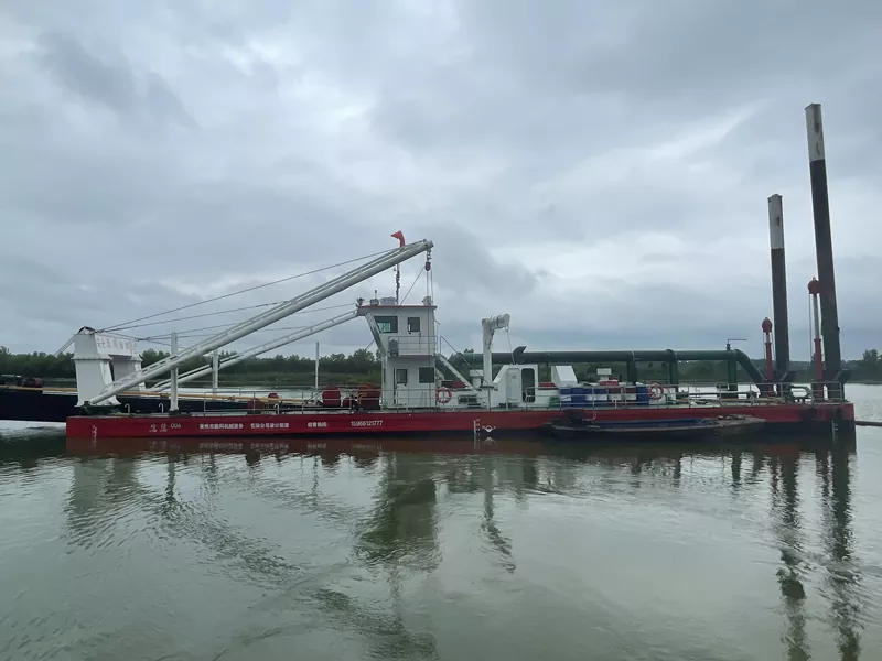 Barco draga de oro